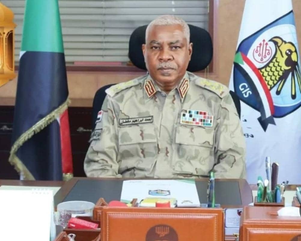 البرهان يجدد الثقة