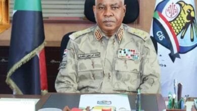 البرهان يجدد الثقة